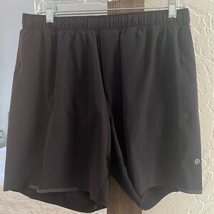 Men’s Lululemon shorts with liner